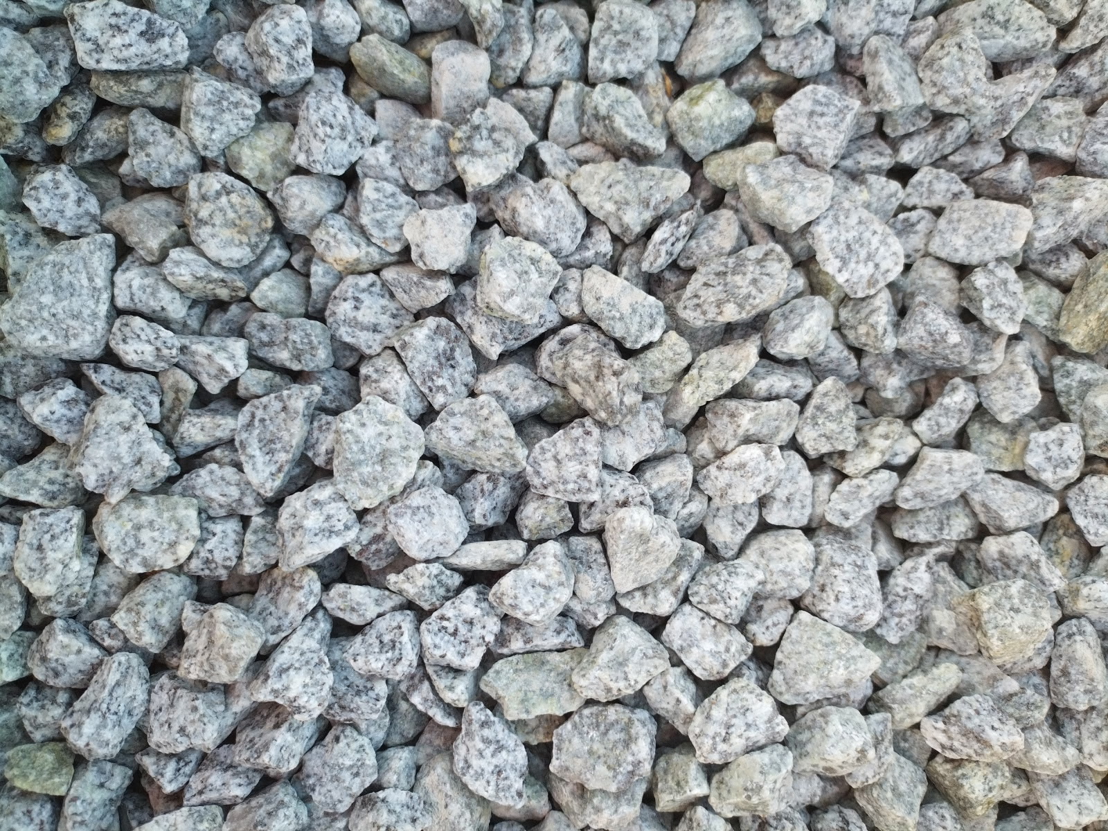 Gravillons granit pour allées et décoration extérieure